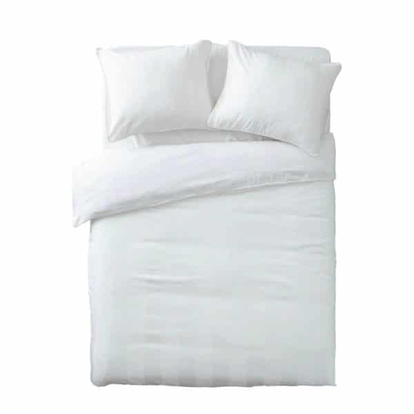 Wit satijnen dekbedovertrek